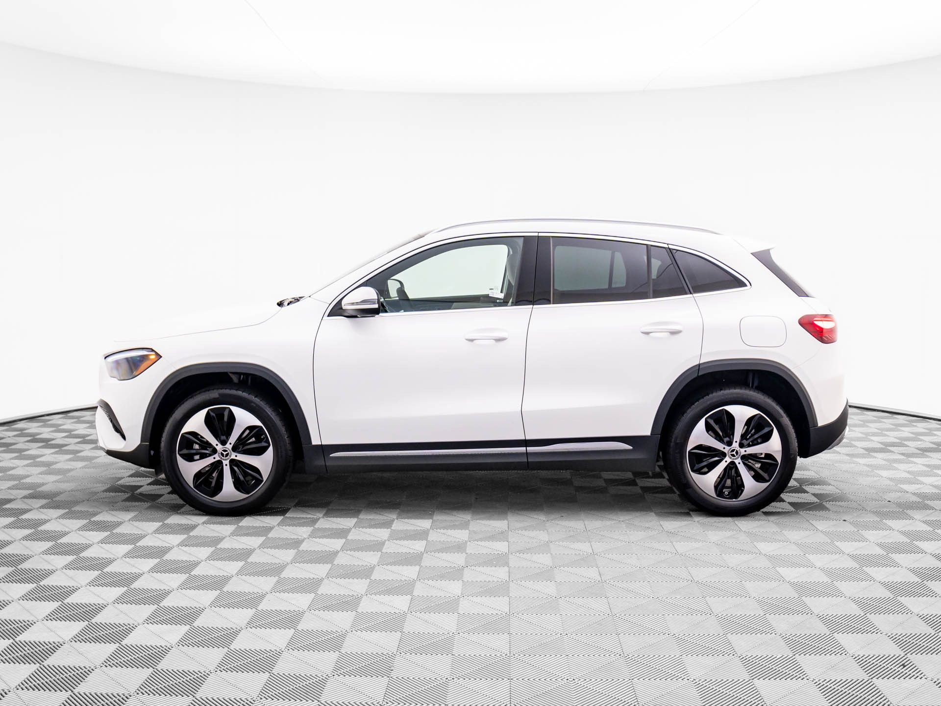 Certified Used 2026 White Mercedes-Benz GLA 250 image 2