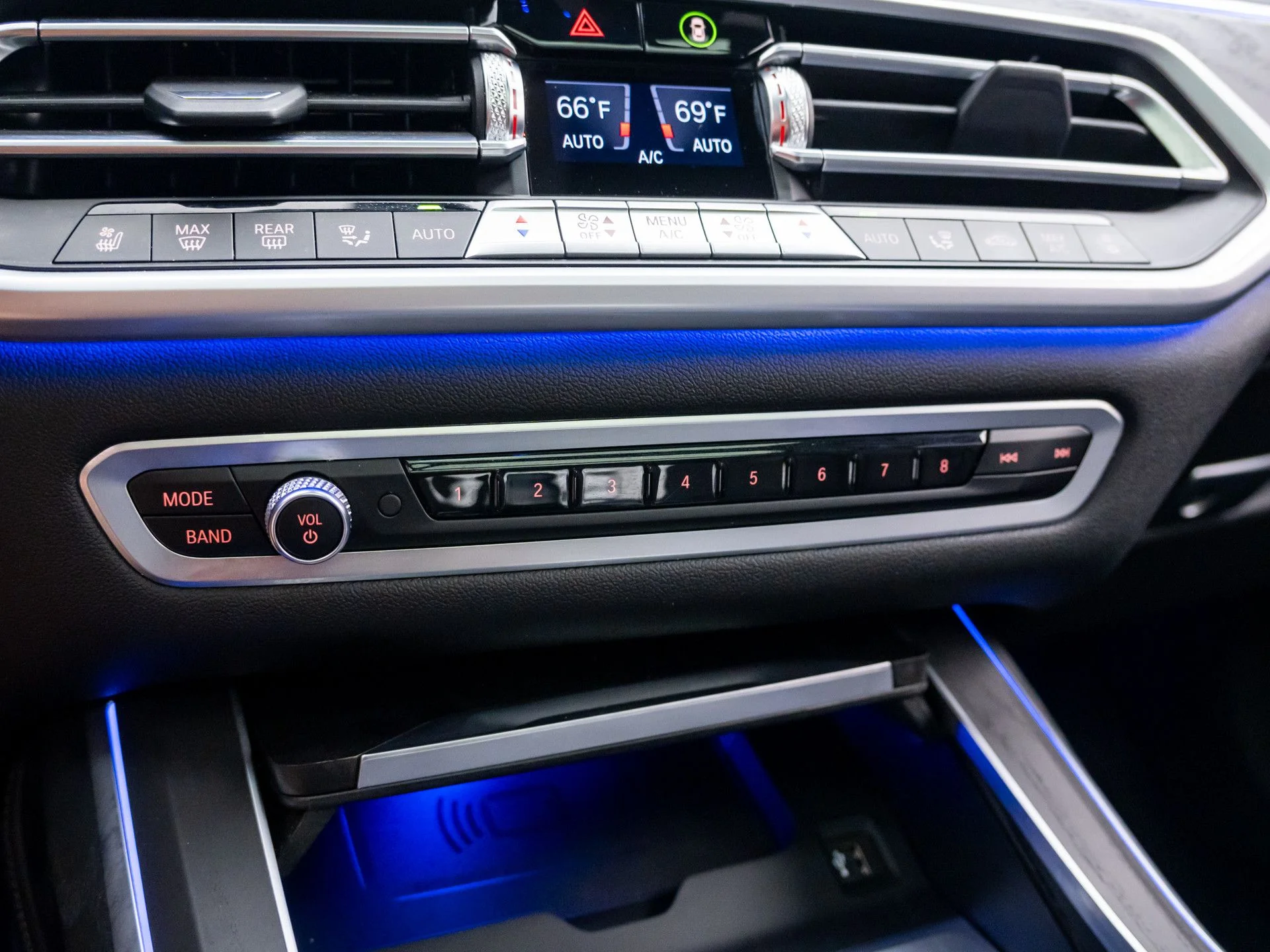 Used 2022 Black BMW M50i image 31