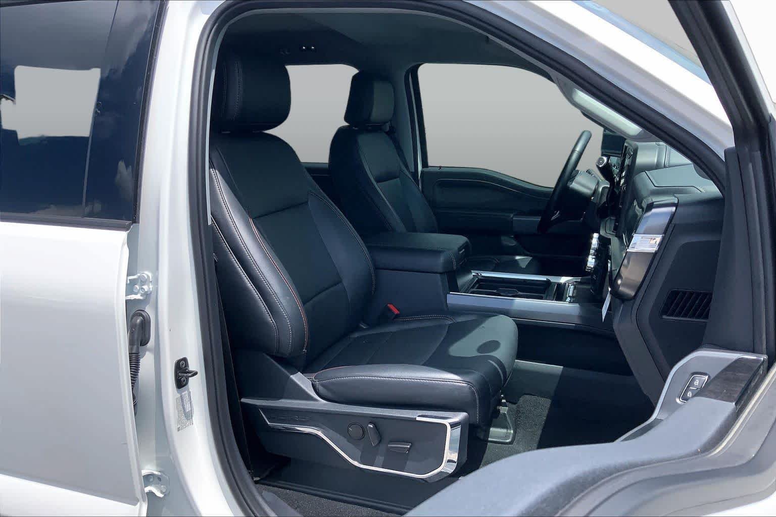 Used 2024 Star White Ford LARIAT image 9