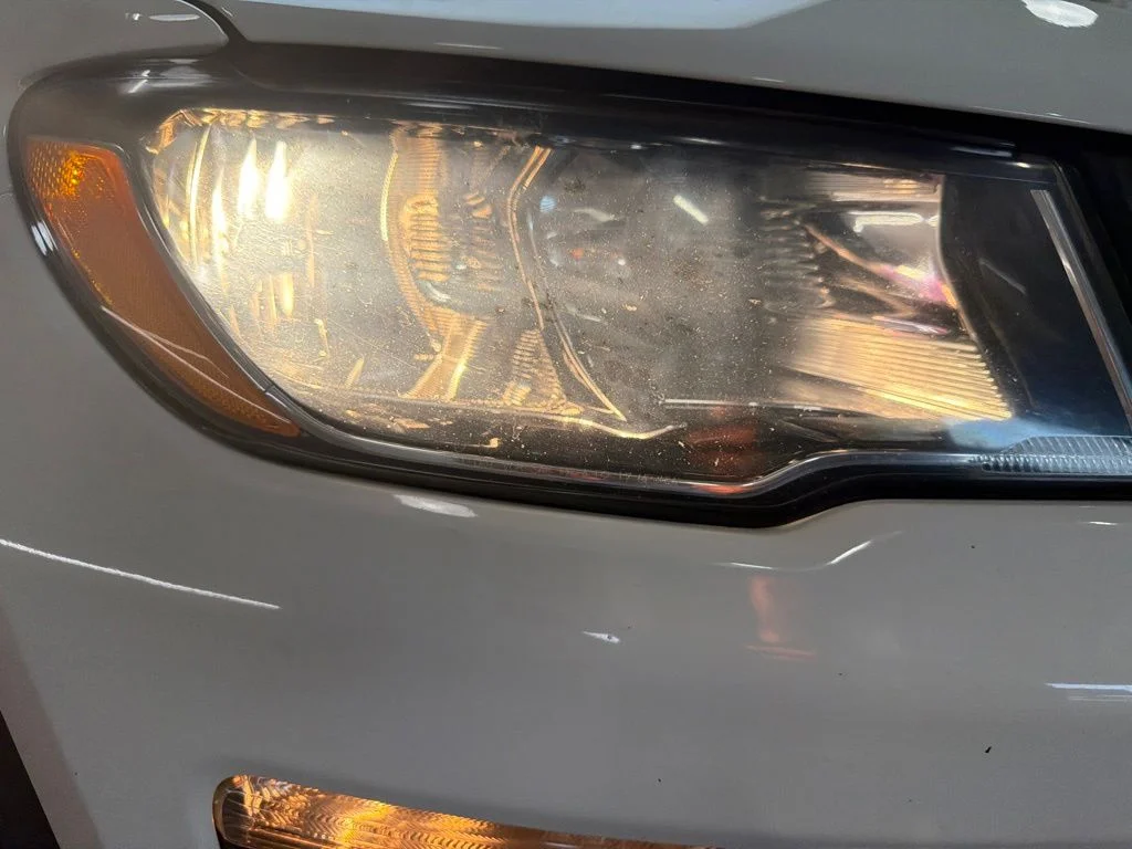 Used 2019 White Clearcoat Jeep Trailhawk image 10