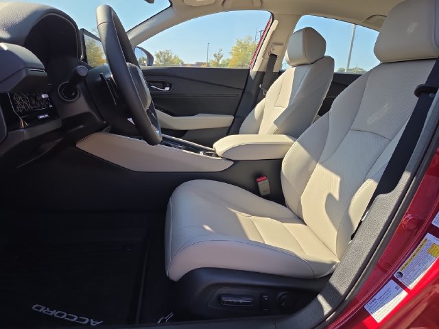 New 2026 Radiant Red Metallic Honda Touring image 4