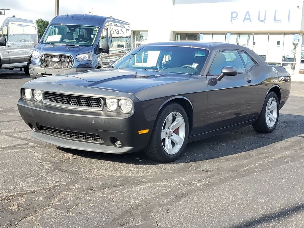 Used 2013 Dodge Challenger SXT with VIN 2C3CDYAG8DH673197 for sale in Saint Johns, MI