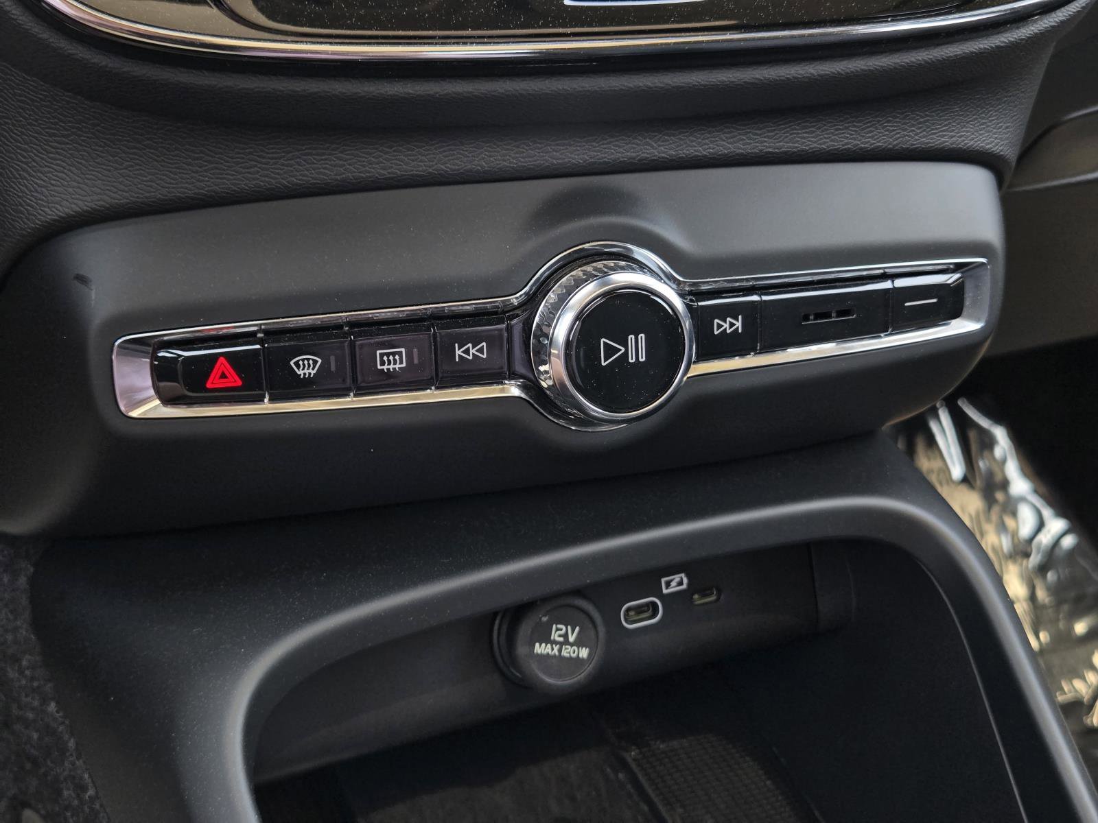 Used 2025 Black Volvo Plus Dark Theme image 22