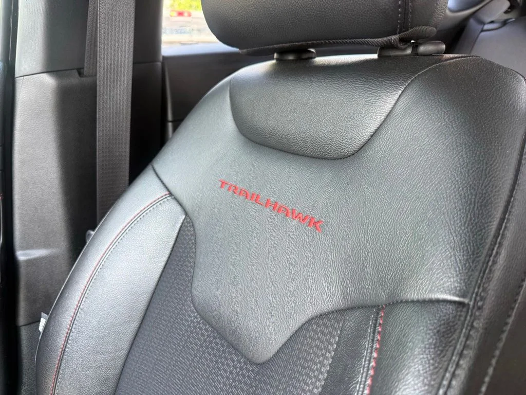 Used 2024 Black Jeep Trailhawk image 32