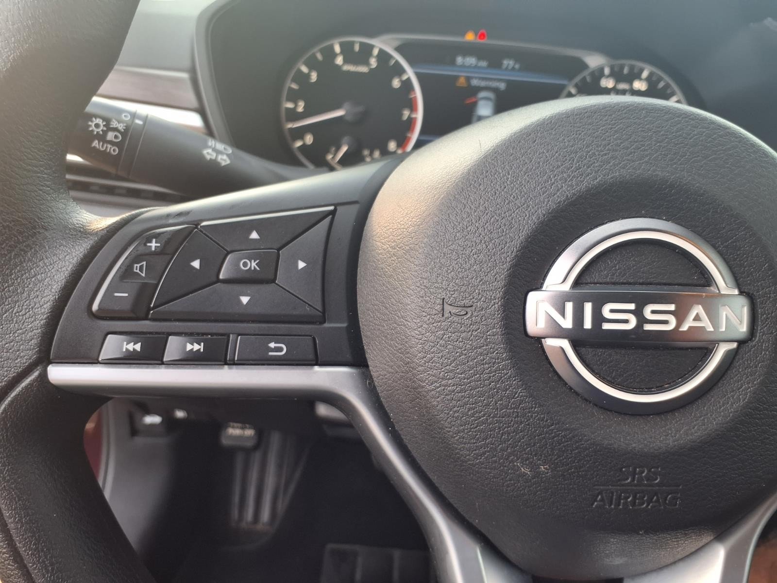 2025 Nissan Altima photo 18 of 25
