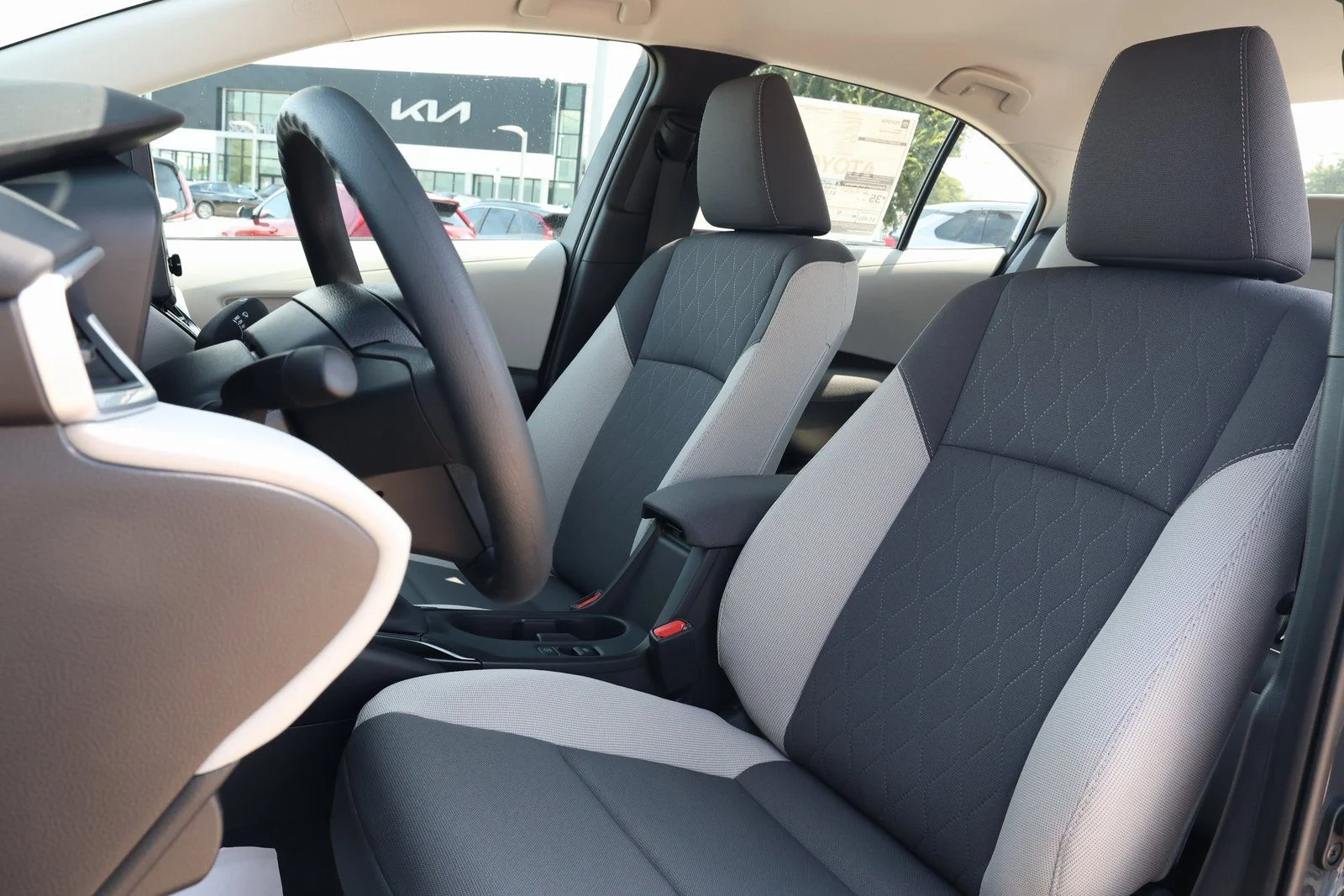 2026 Toyota Corolla LE - Photo 24