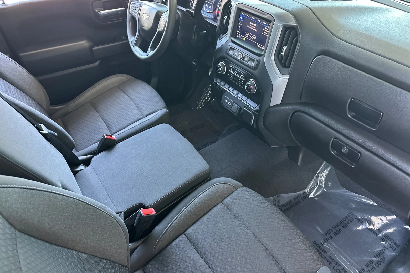 Used 2022 White Chevrolet Custom image 14