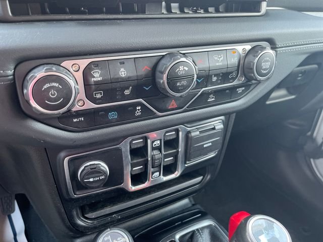 Used 2024 Silver Jeep Sahara 4xe image 20