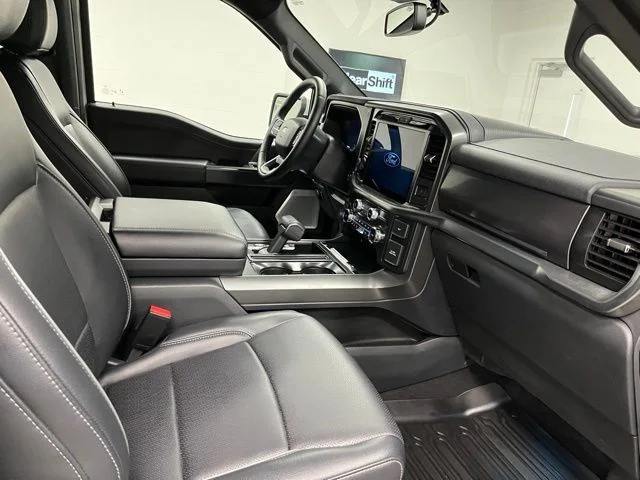 Used 2025 White Ford Lariat image 57