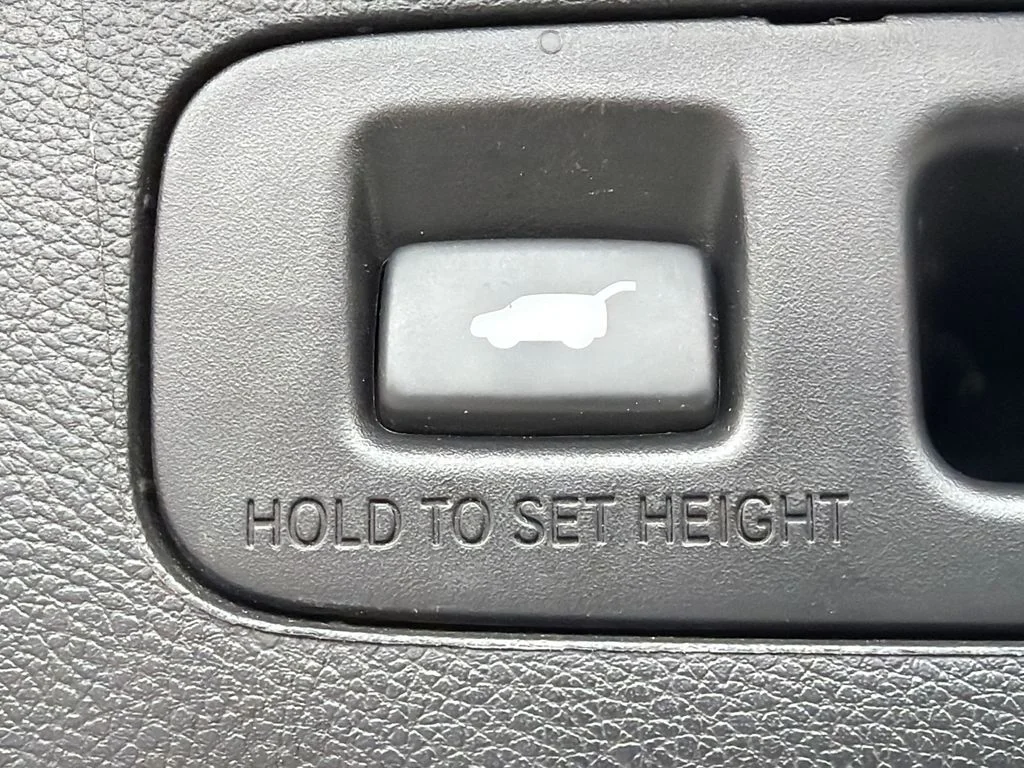 Used 2018 Black Honda Touring image 19