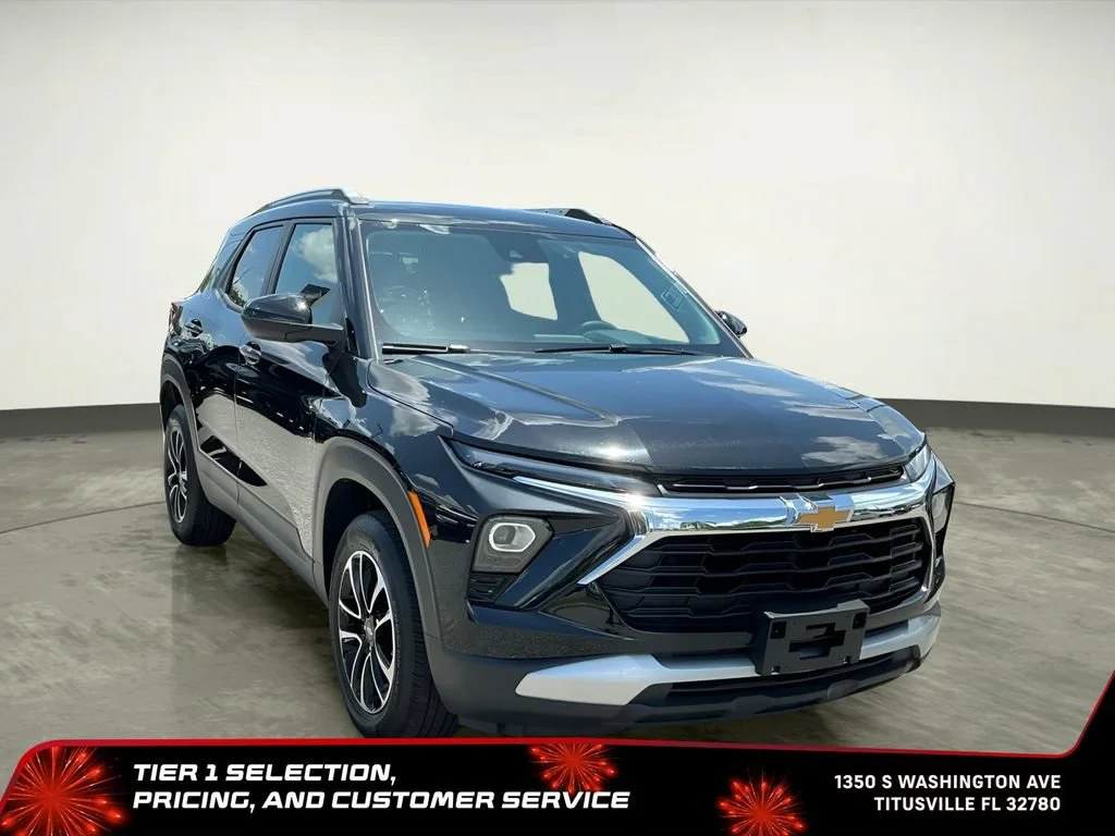 Used 2025 Mosaic Black Metallic Chevrolet LT image 10
