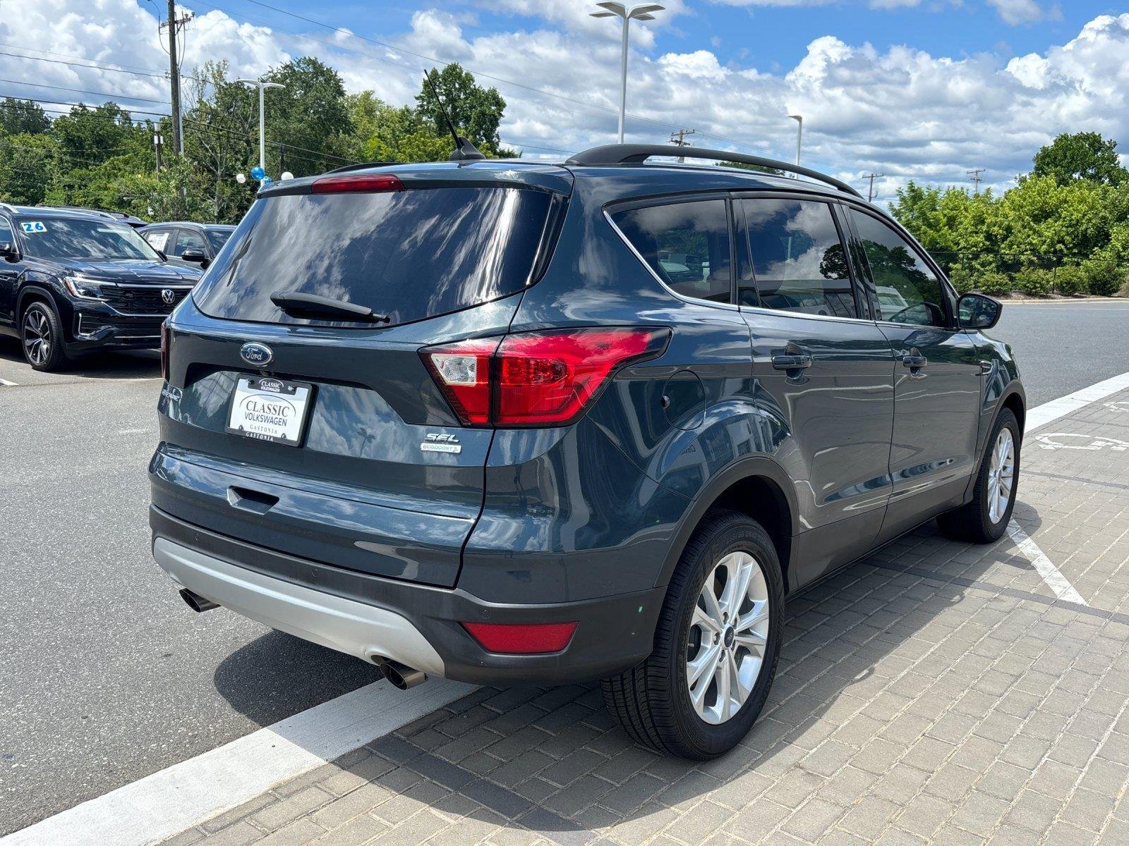 Used 2019  Ford SEL image 5