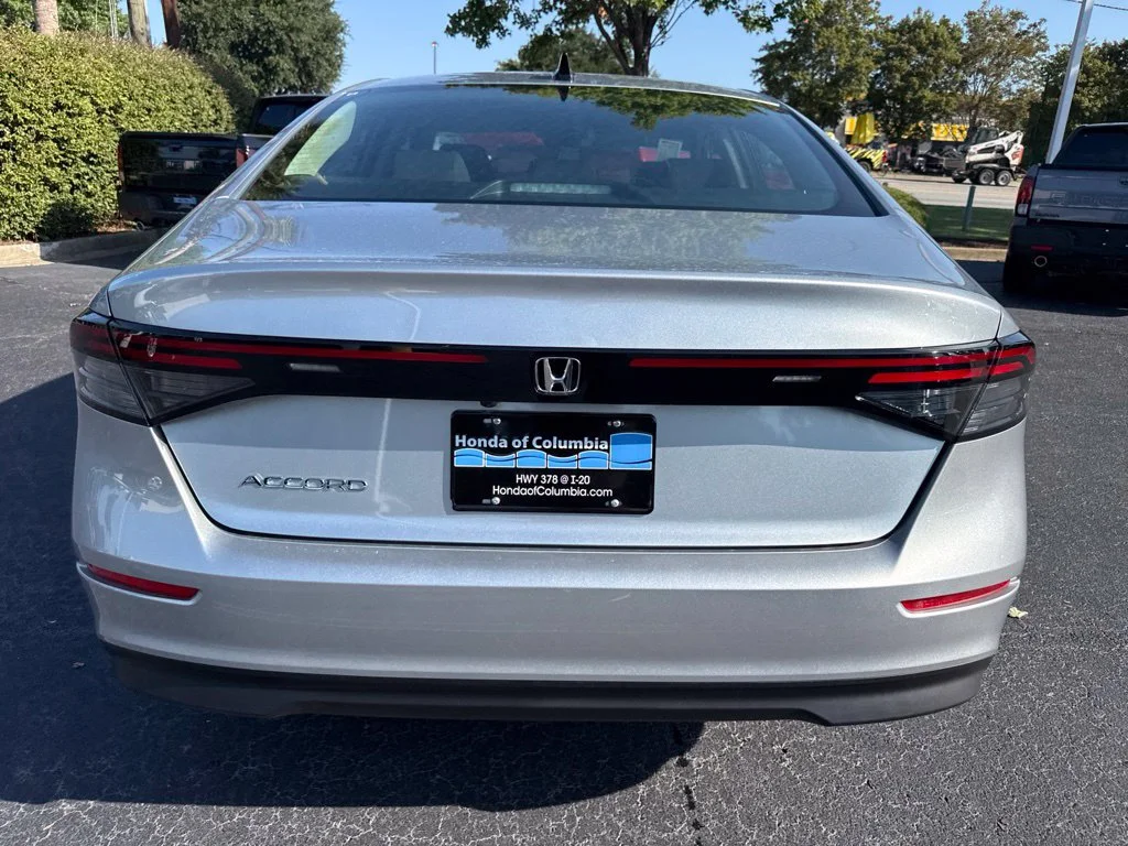 New 2026 Solar Silver Metallic Honda SE image 4