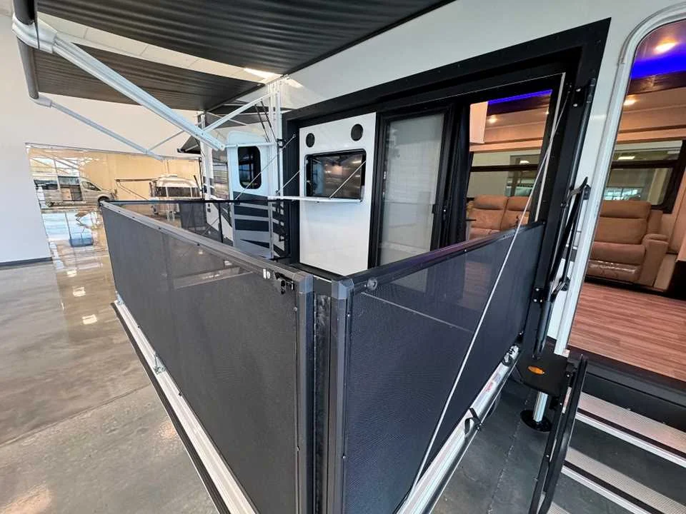 Used 2024 WHITE JAYCO  image 4