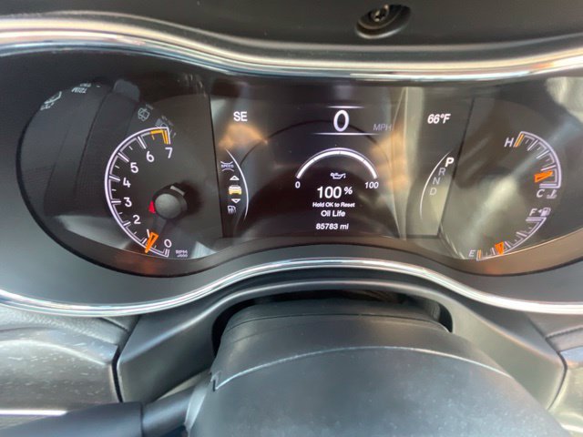 Used 2018 Diamond Black Jeep Limited image 22