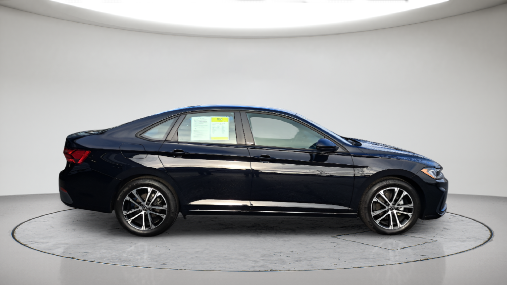 Used 2026 Black Volkswagen 1.5T Sport image 4