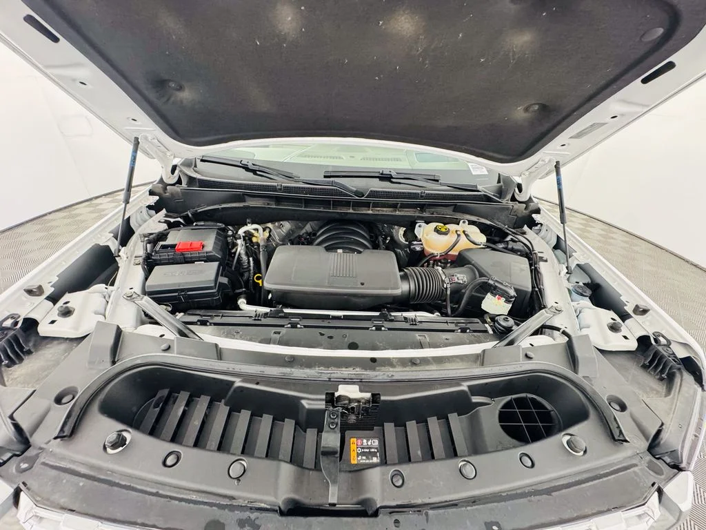 Used 2023 White GMC Denali image 40