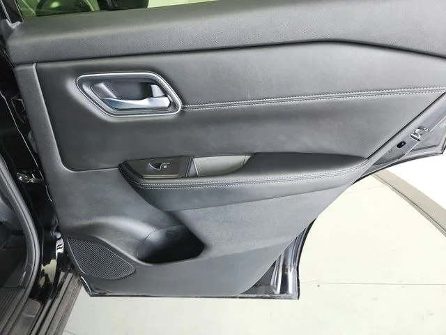 Used 2024 Black Nissan Platinum image 41