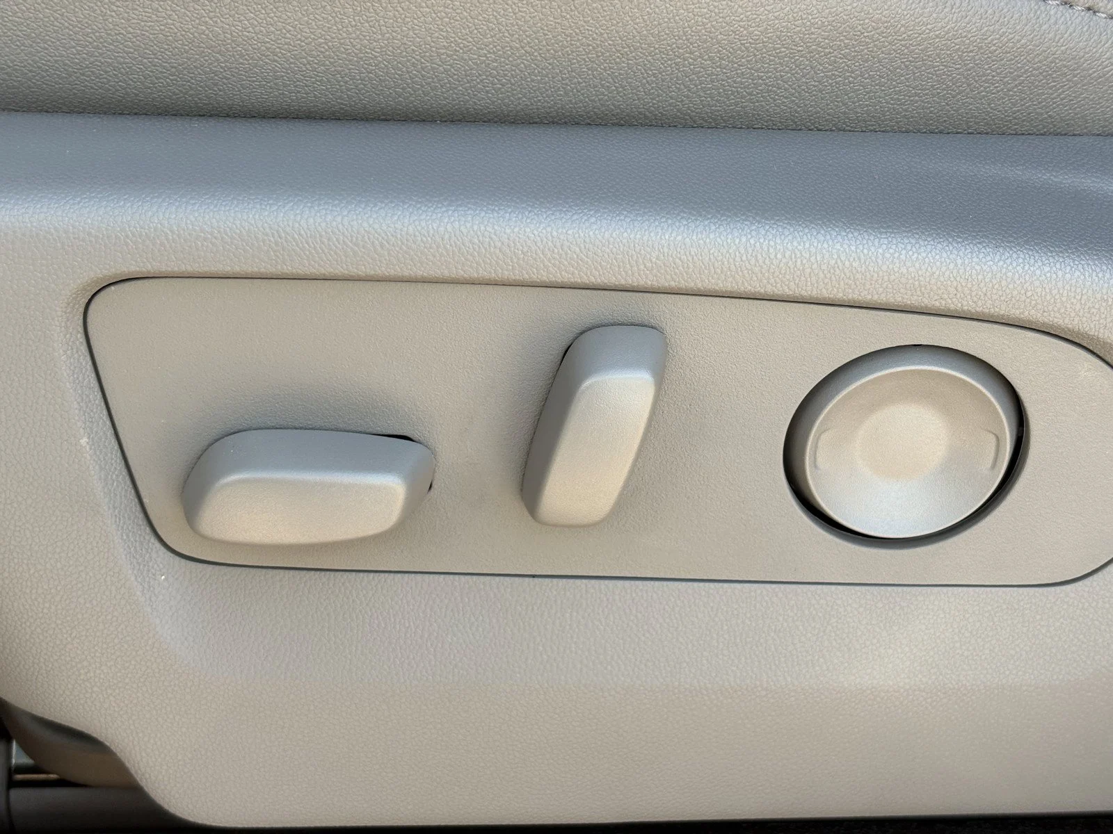 2026 GMC Sierra 1500 SLT - Photo 24