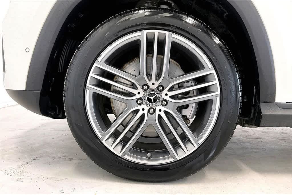 Certified Used 2026 Polar White Mercedes-Benz GLS 450 image 10