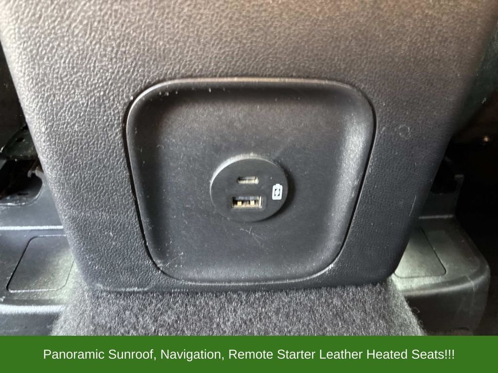 Used 2022 Silver Ford SEL image 17