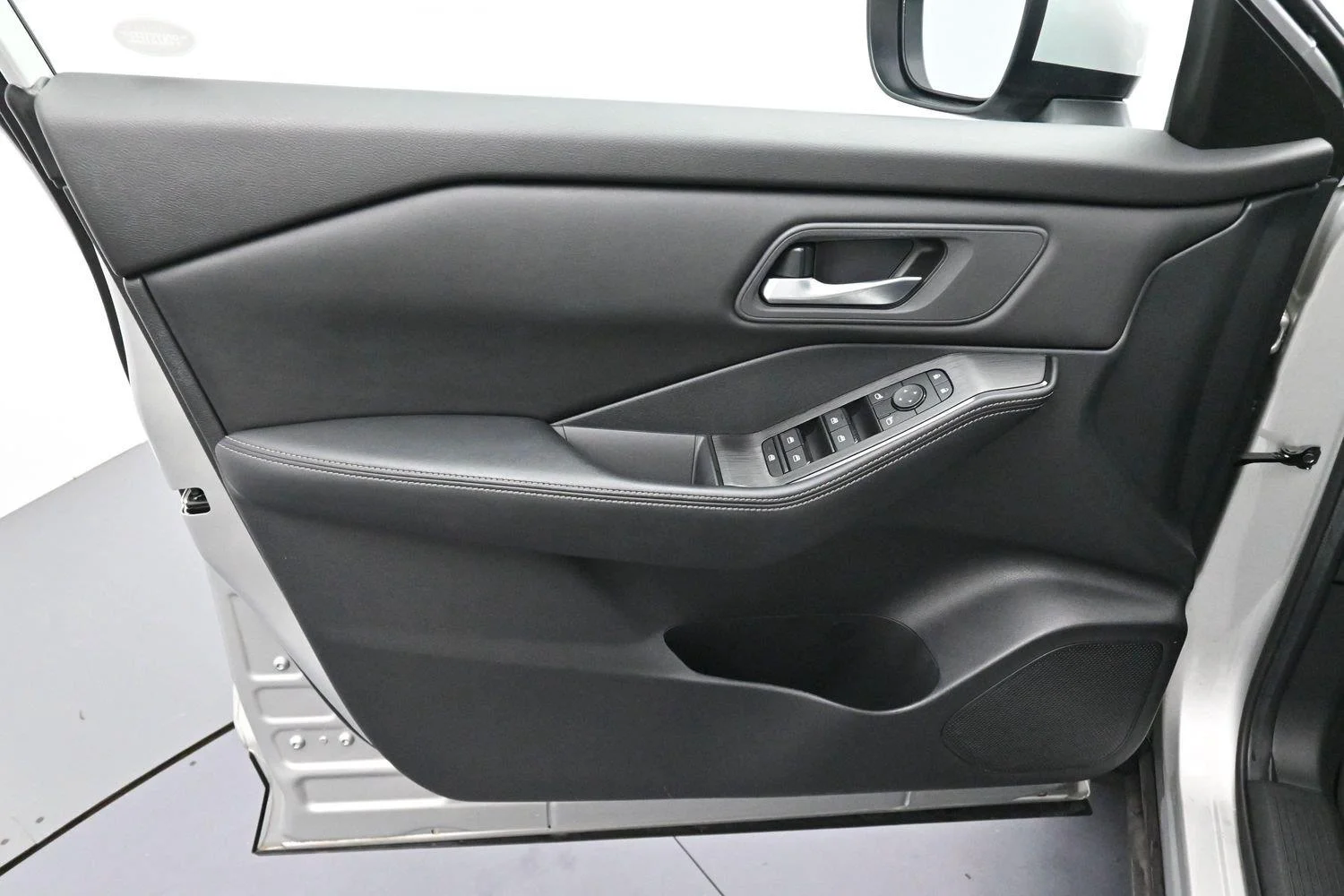 Used 2024 Silver Nissan SV image 11
