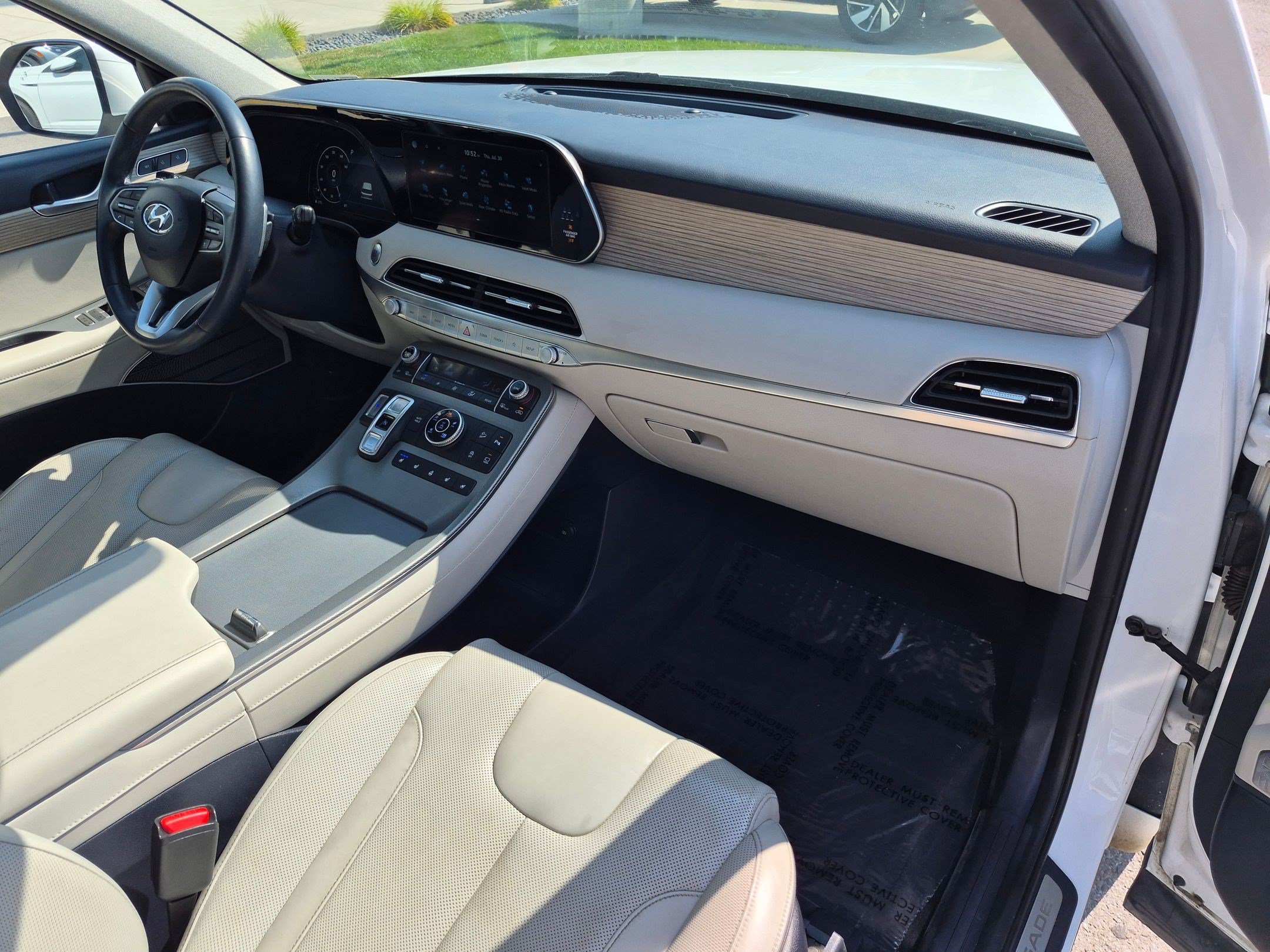 Used 2022 Hyper White Hyundai Limited image 33