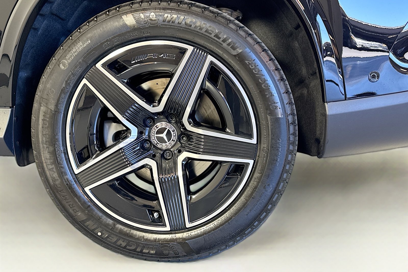 New 2026 Black Mercedes-Benz GLC 300 image 29