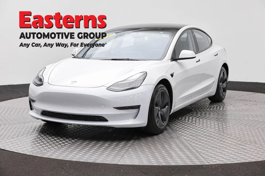 Used 2022 White Tesla Long Range image 1