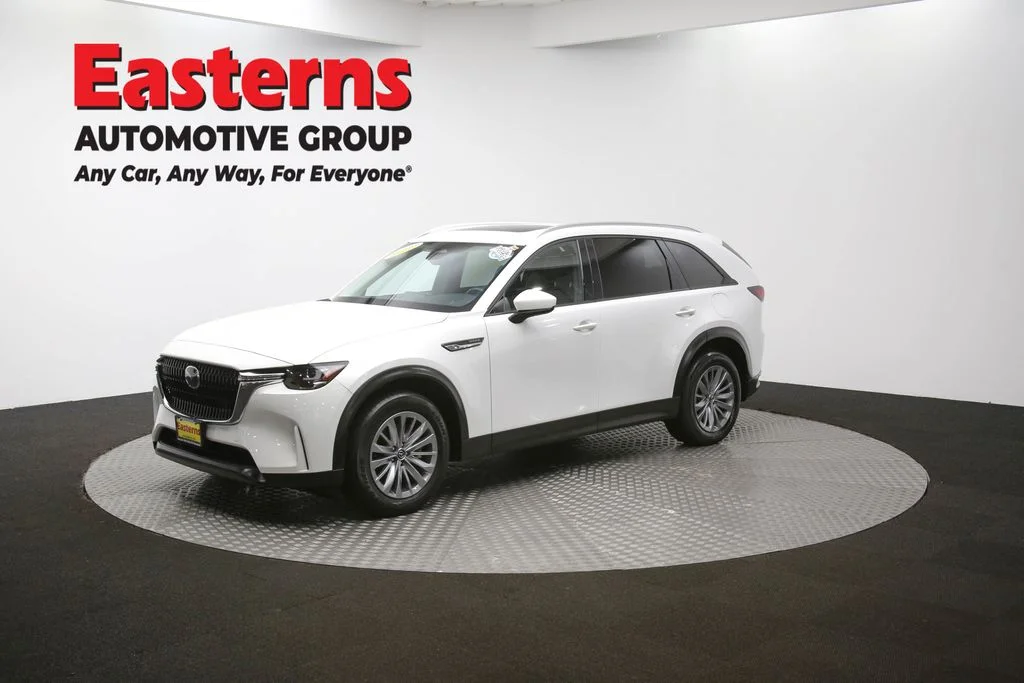 Used 2024 White Mazda Preferred image 59