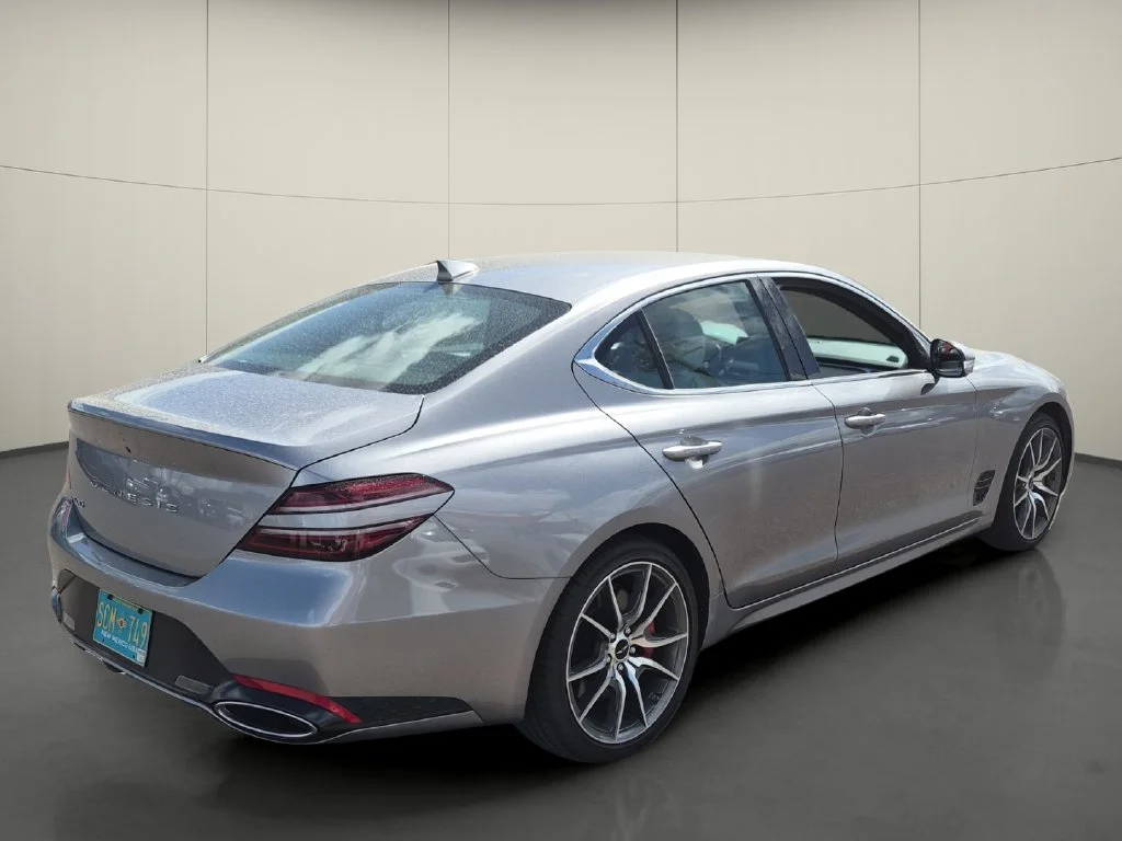 Used 2025 Silver Genesis 2.5T image 7
