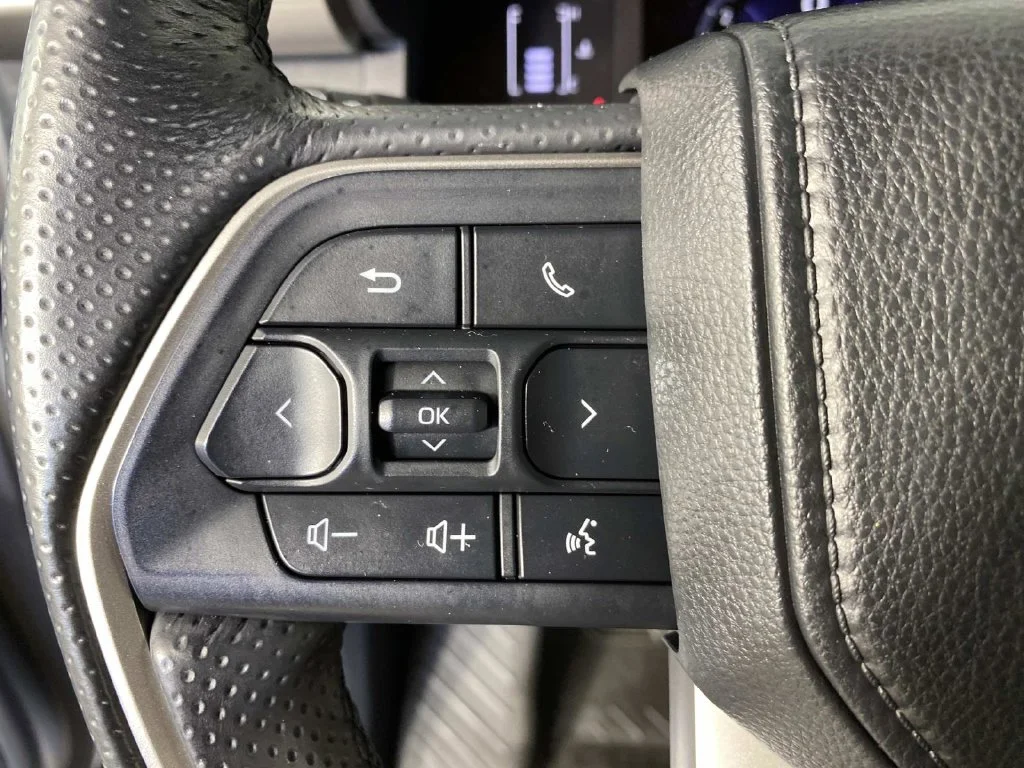 Used 2025 Cutting Edge Toyota SR5 image 16