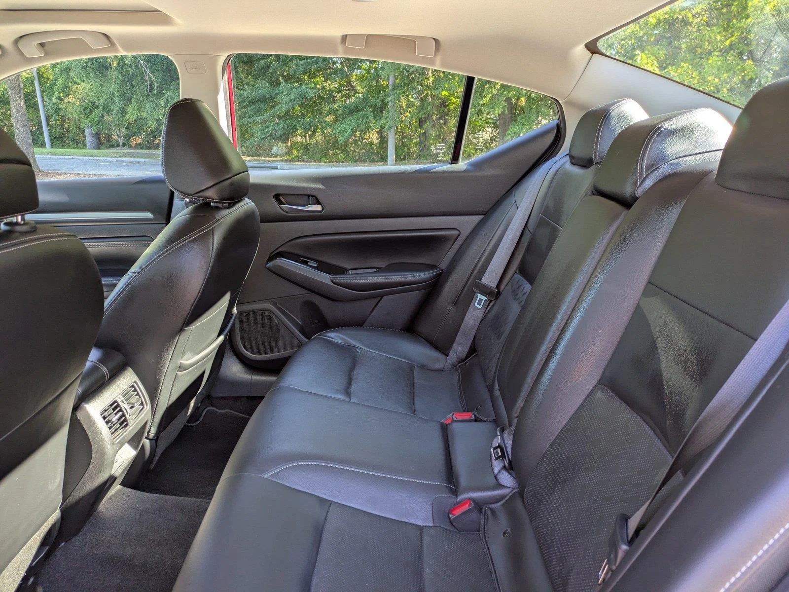 Used 2023 Scarlet Ember Tintcoat Nissan 2.5 SL image 13