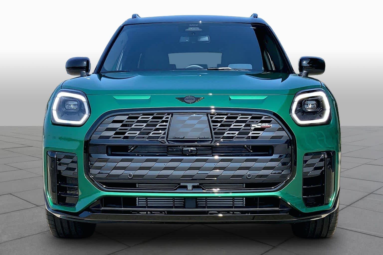 New 2027 British Racing Green IV Metallic MINI Iconic image 3