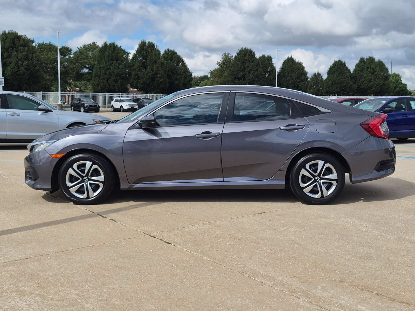Certified Used 2016 Modern Steel Metallic Honda LX Sedan image 10