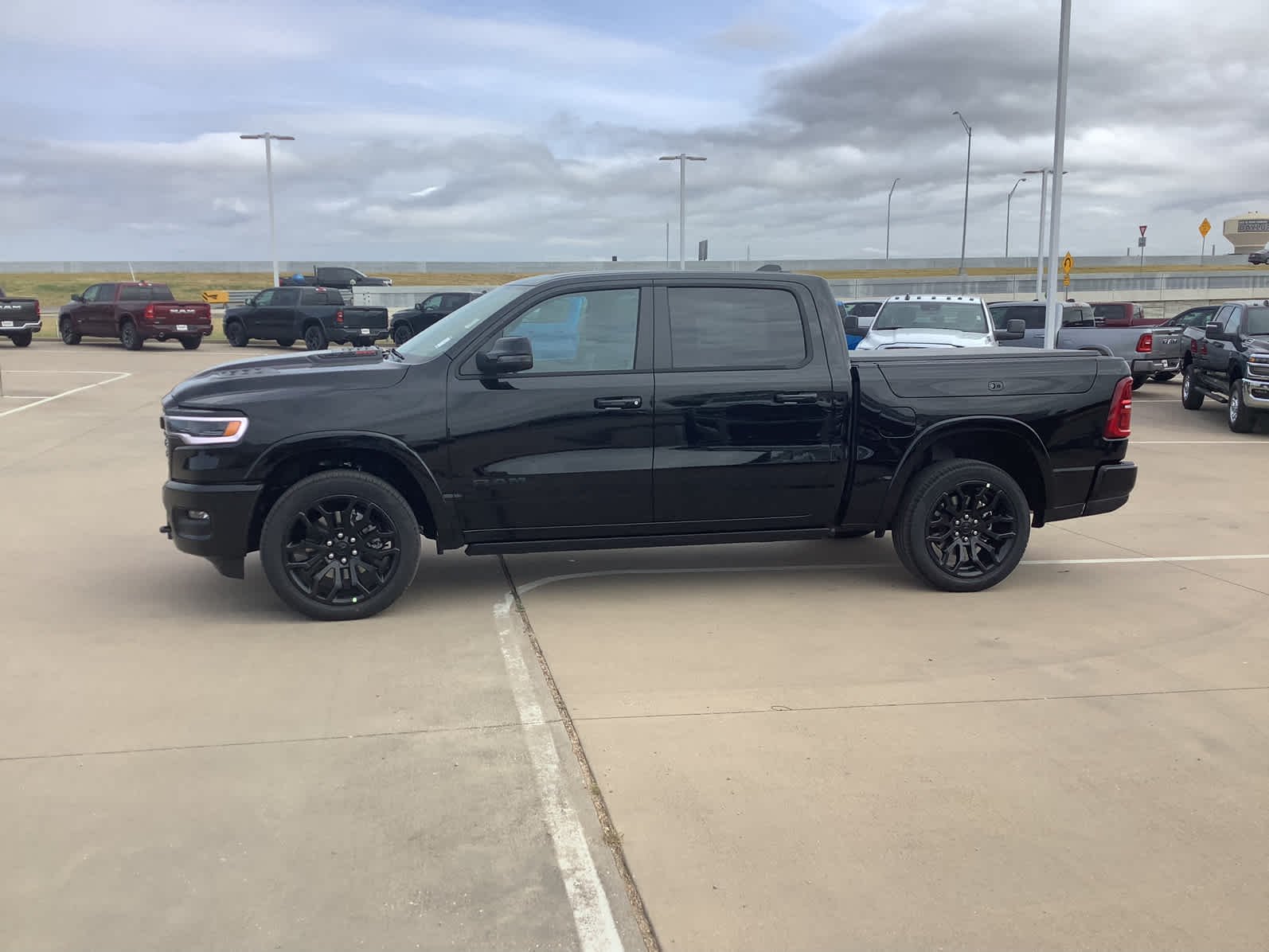 2026 RAM 1500 Limited - Photo 12