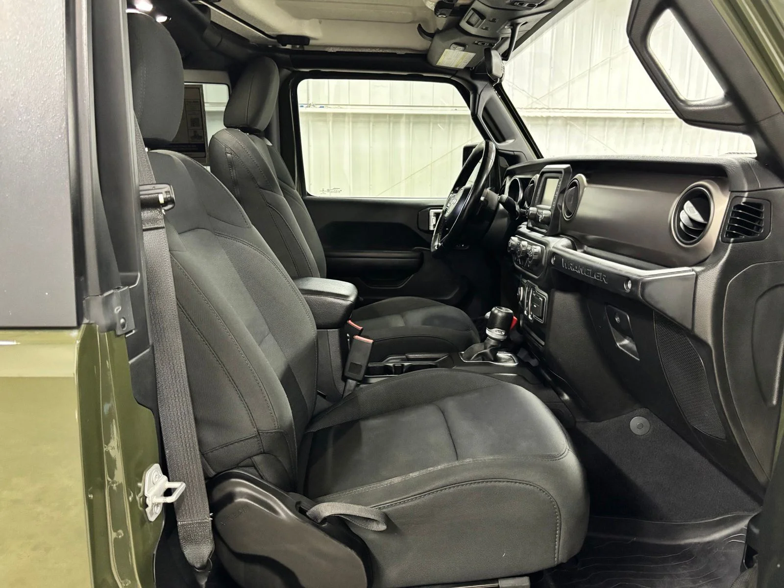 Used 2020 Green Jeep Sport S image 20