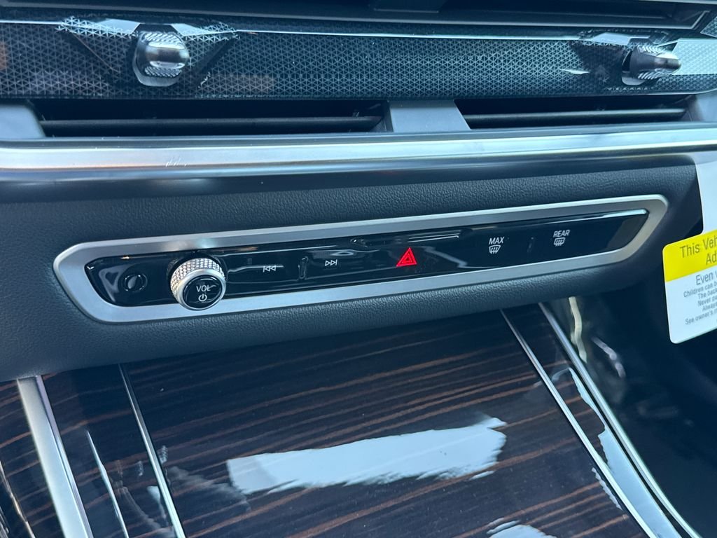 New 2027 Alpine White BMW xDrive40i image 31