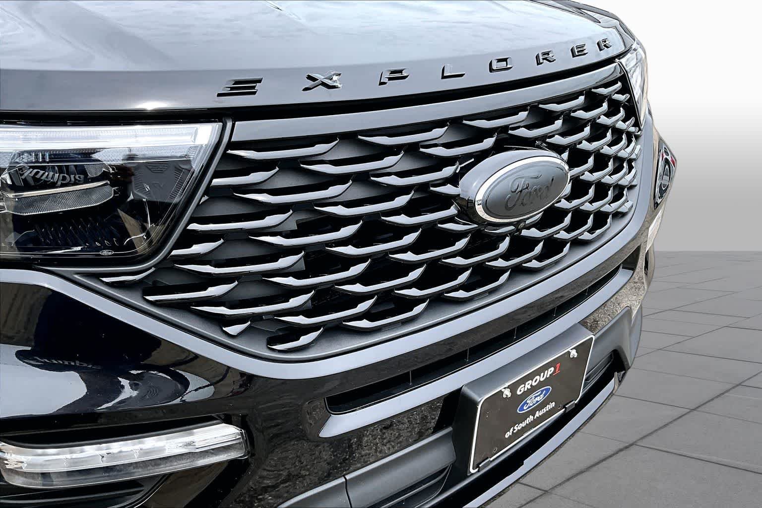 Certified Used 2024 Agate Black Ford ST-Line image 30