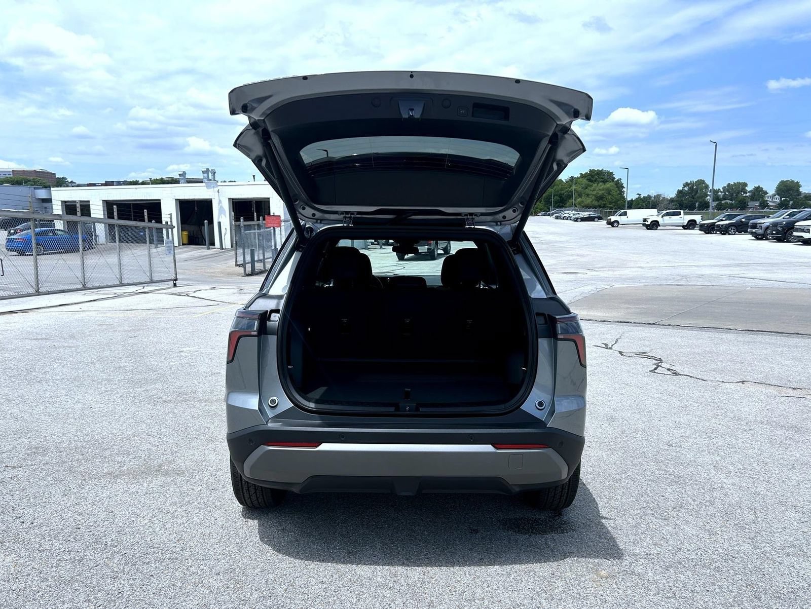2027 Chevrolet Equinox LT - Photo 21