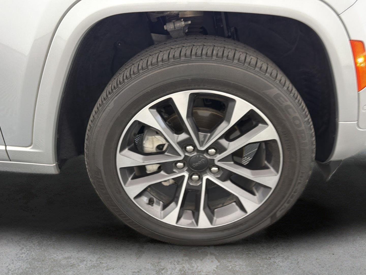 Used 2025 Silver Zynith Jeep Overland image 13