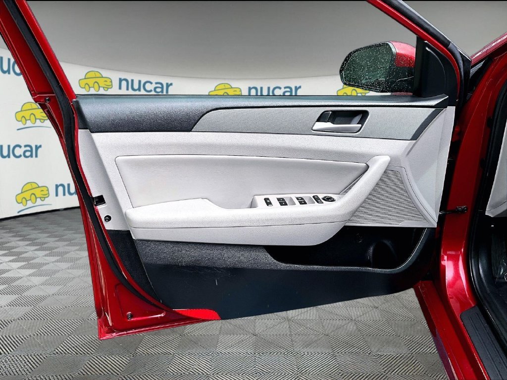 Used 2018 Red Hyundai SEL image 8