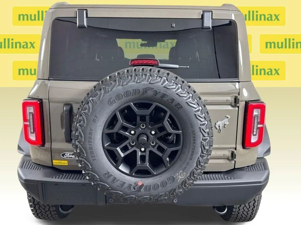 New 2026 Gray Ford Badlands image 20
