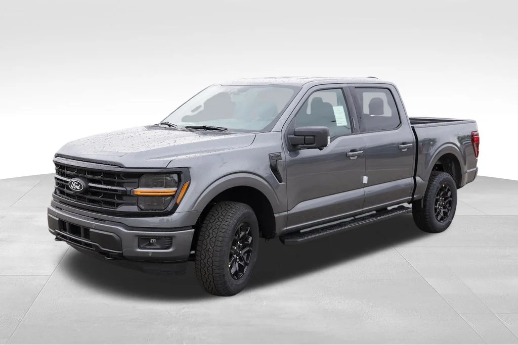 New 2026 Carbonized Gray Metallic Ford XLT image 7