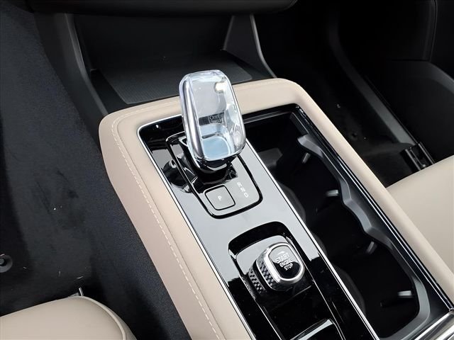 2026 Volvo XC90 Plus - Photo 23