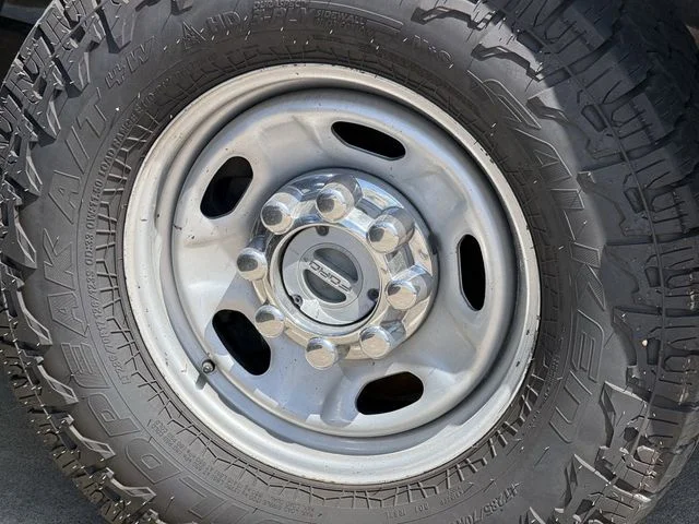 Used 2022 White Ford XL image 3