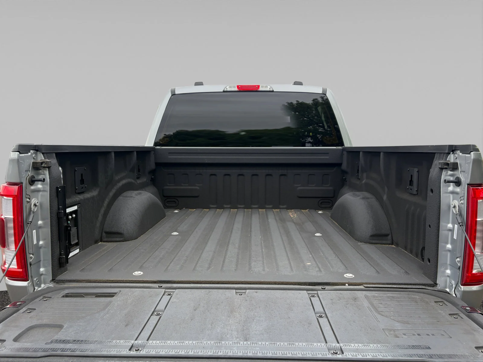 Used 2023 Silver Ford Lariat image 15
