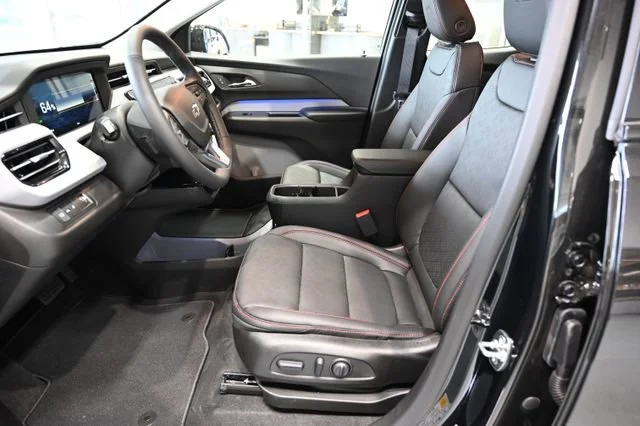2027 Chevrolet Bolt RS - Photo 10