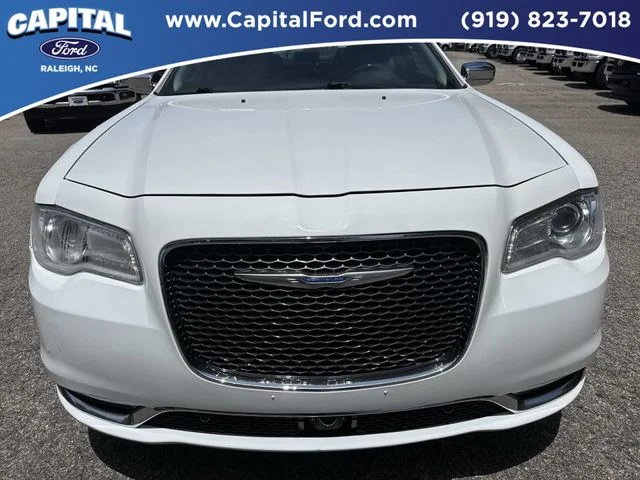 Used 2018 White Chrysler Limited image 10