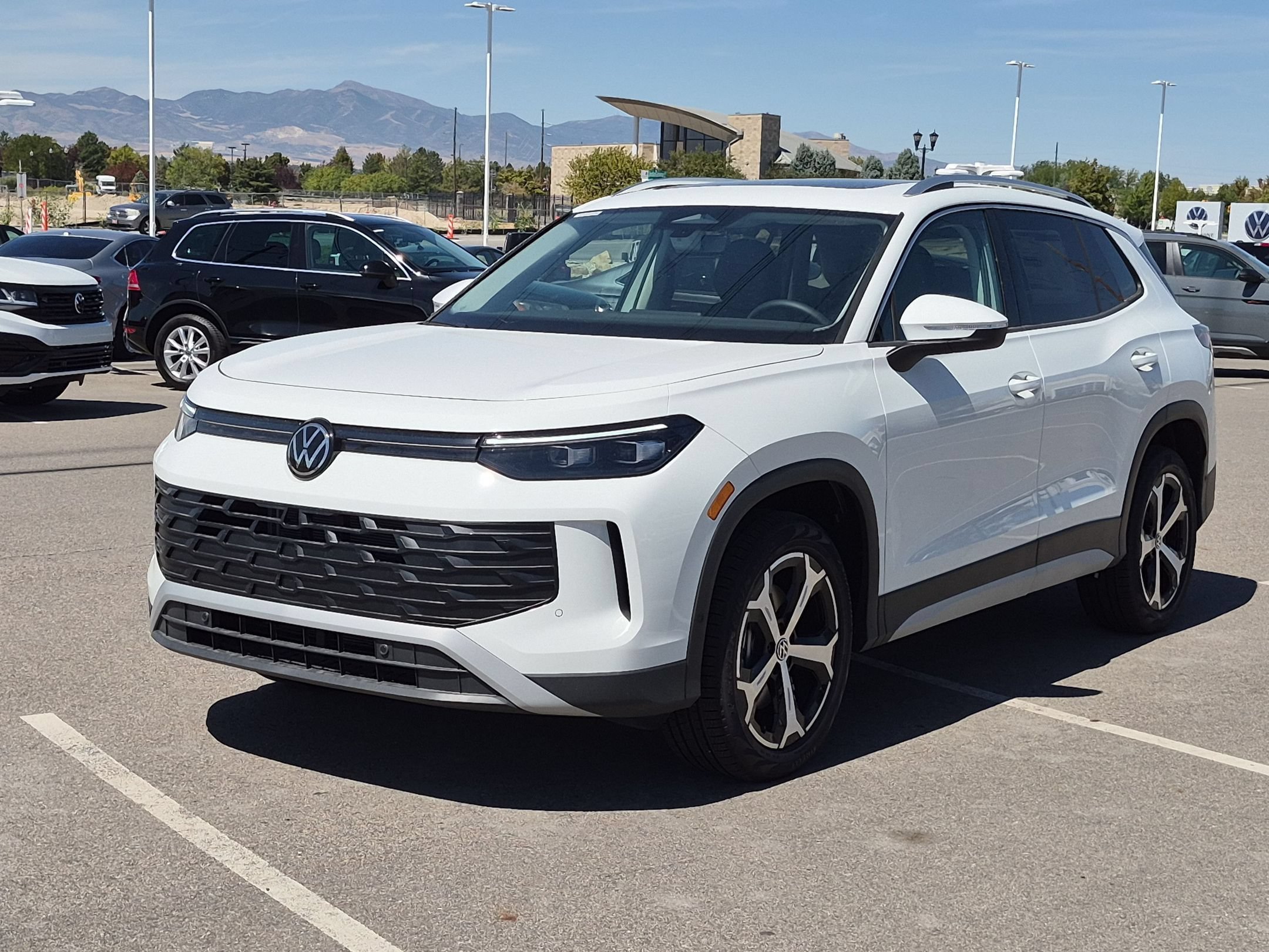 New 2026 Pure White Volkswagen SE image 8